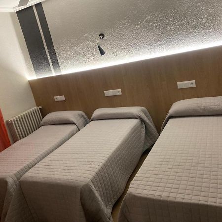 Hostal Uria Salamanca Luaran gambar
