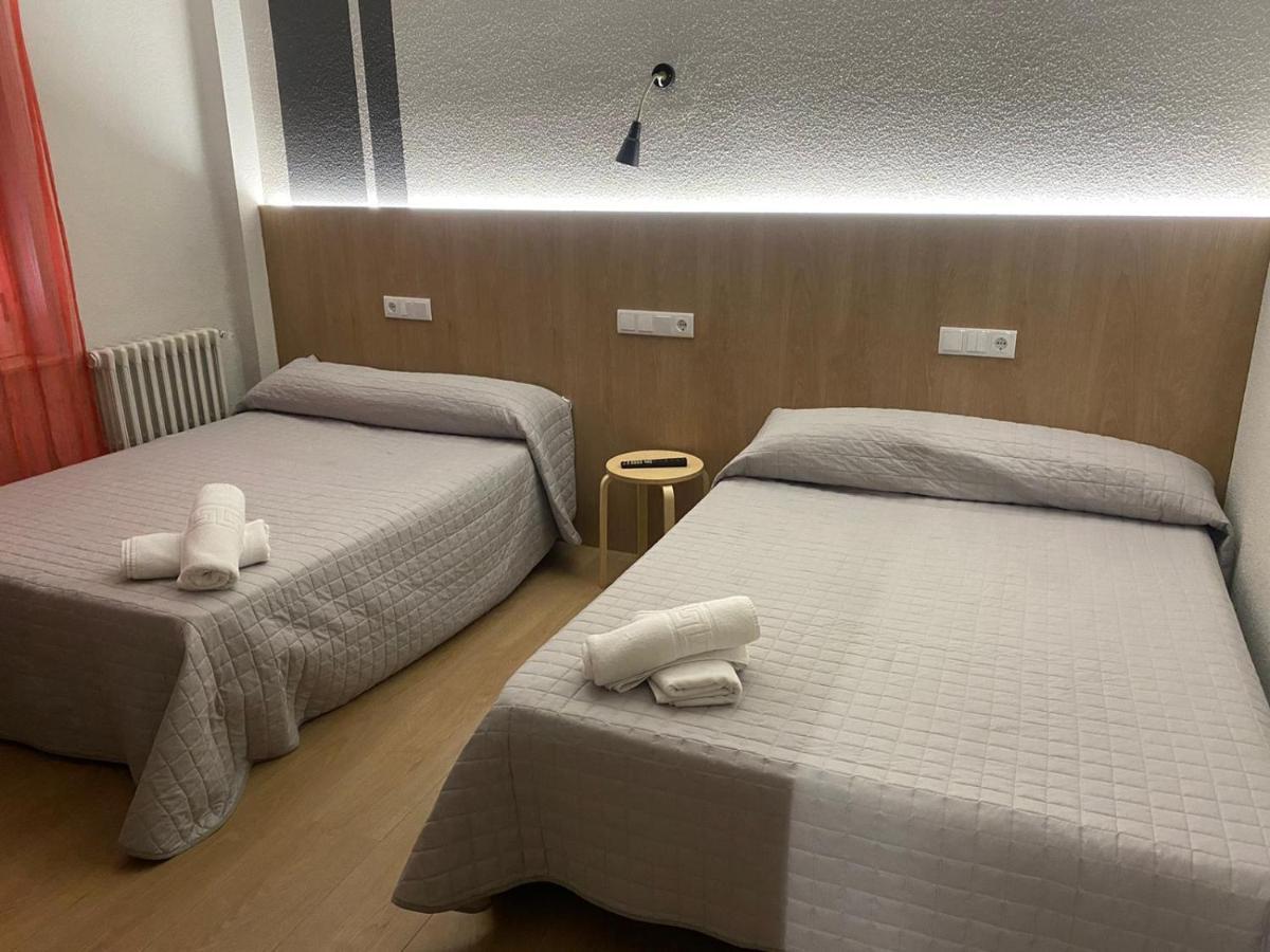 Hostal Uria Salamanca Luaran gambar