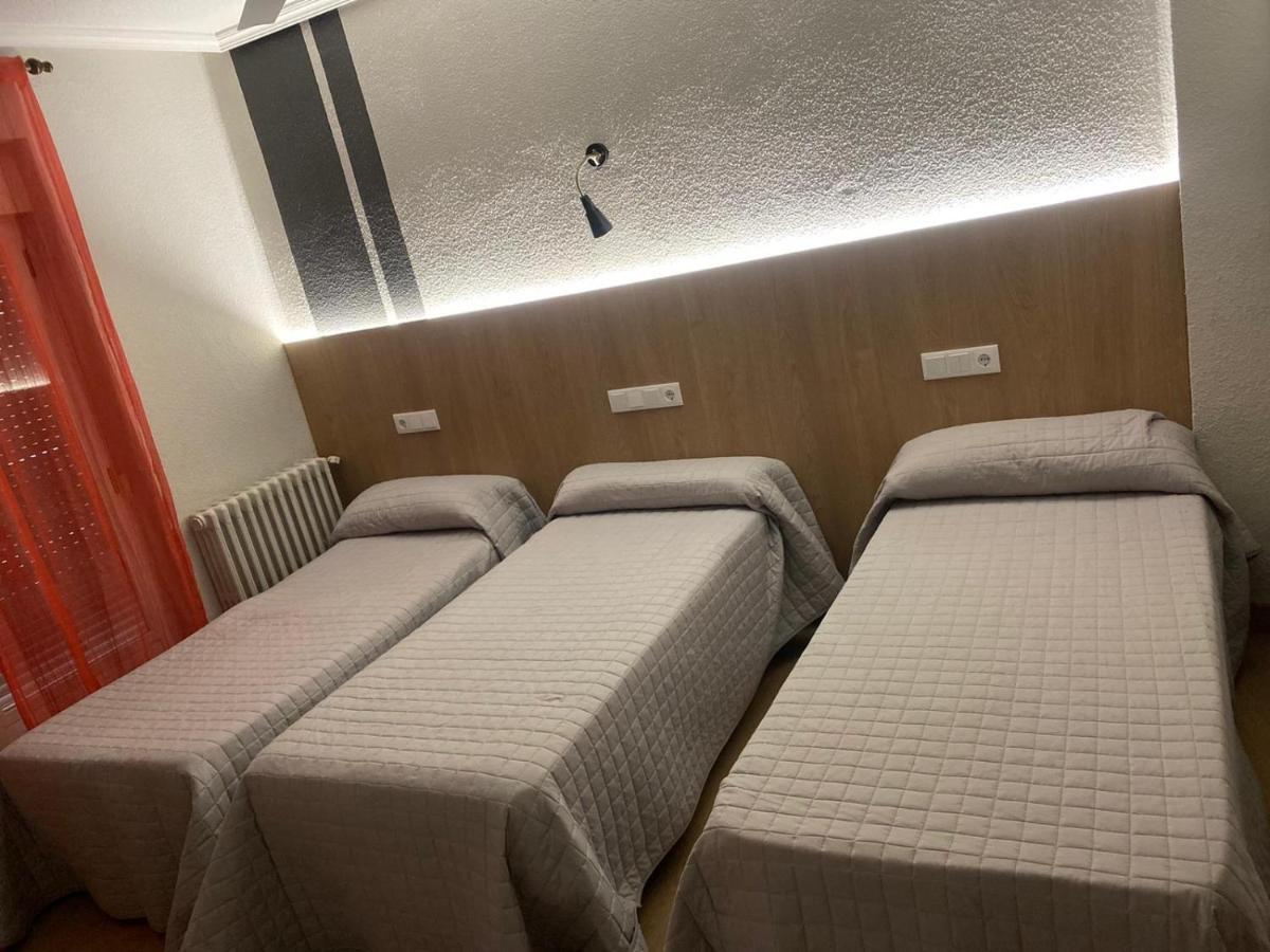 Hostal Uria Salamanca Luaran gambar